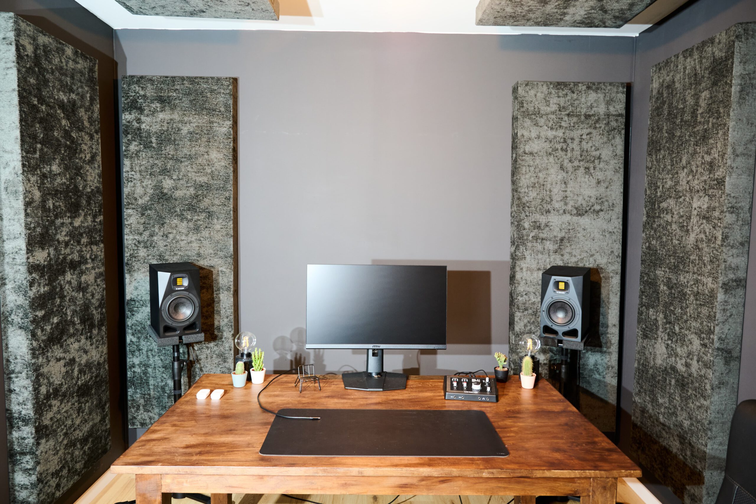 Studio full Optimized
